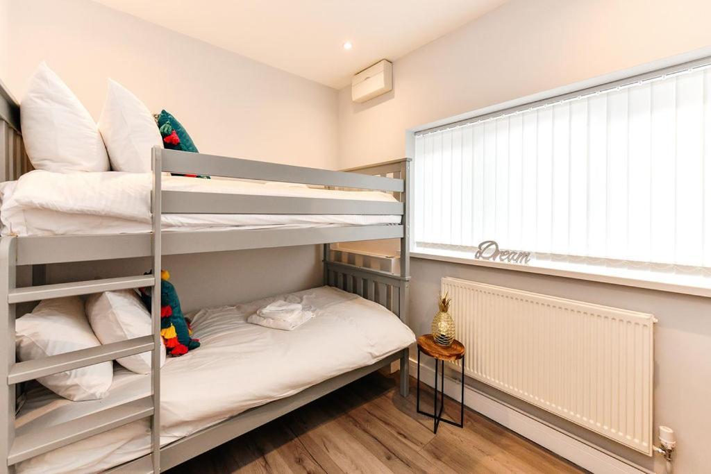 Just Stay Wales Swansea Ngoại thất bức ảnh